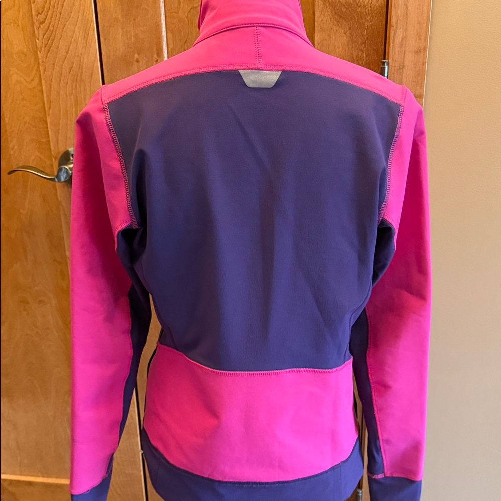 Patagonia Intraverse Hybrid sz XS Pink and Purple colorblock Lightweight Jacket - Picture 2 of 7